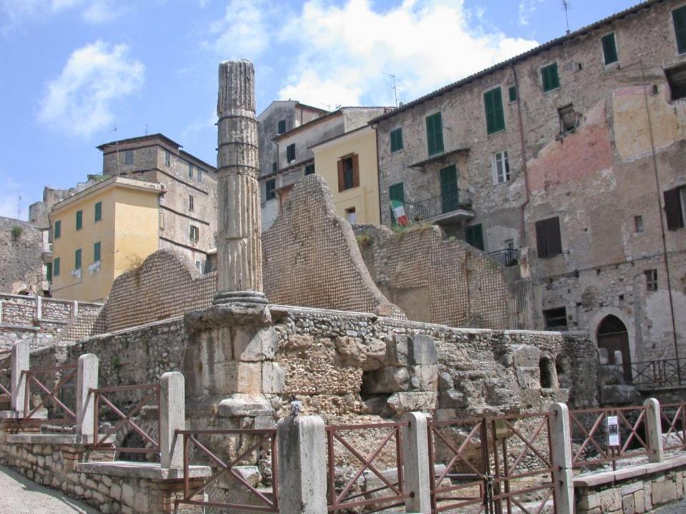 Luxury Suite - Teatro Romano - Duomo - Centro Storico Wi-Fi Terracine Extérieur photo